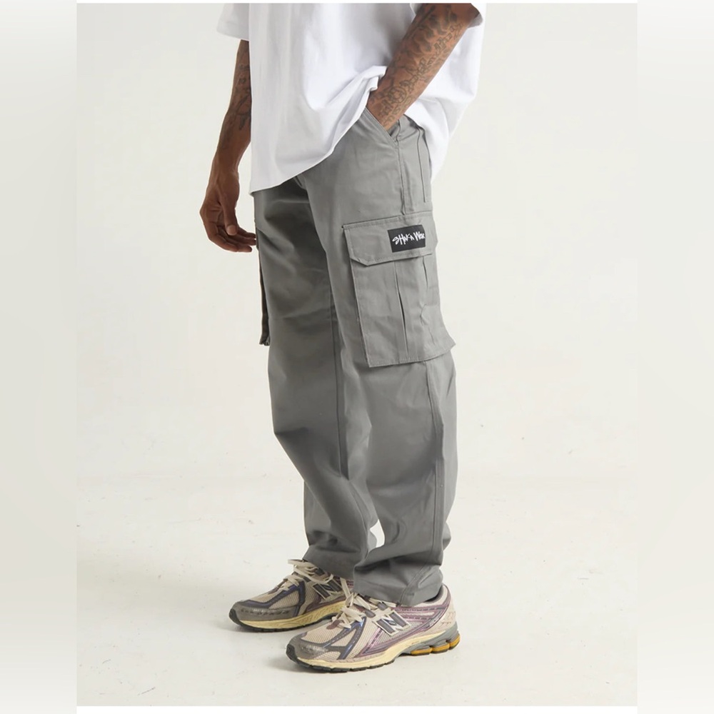 NWT Shaka Wear Streetwear Essentials Gray Twill Cargo Logo Pants 42x31